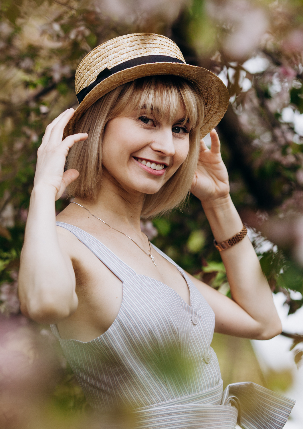 Фотосессия в цветущих садах. Свадебный и семейный фотограф в Москве Андрасюк Елена