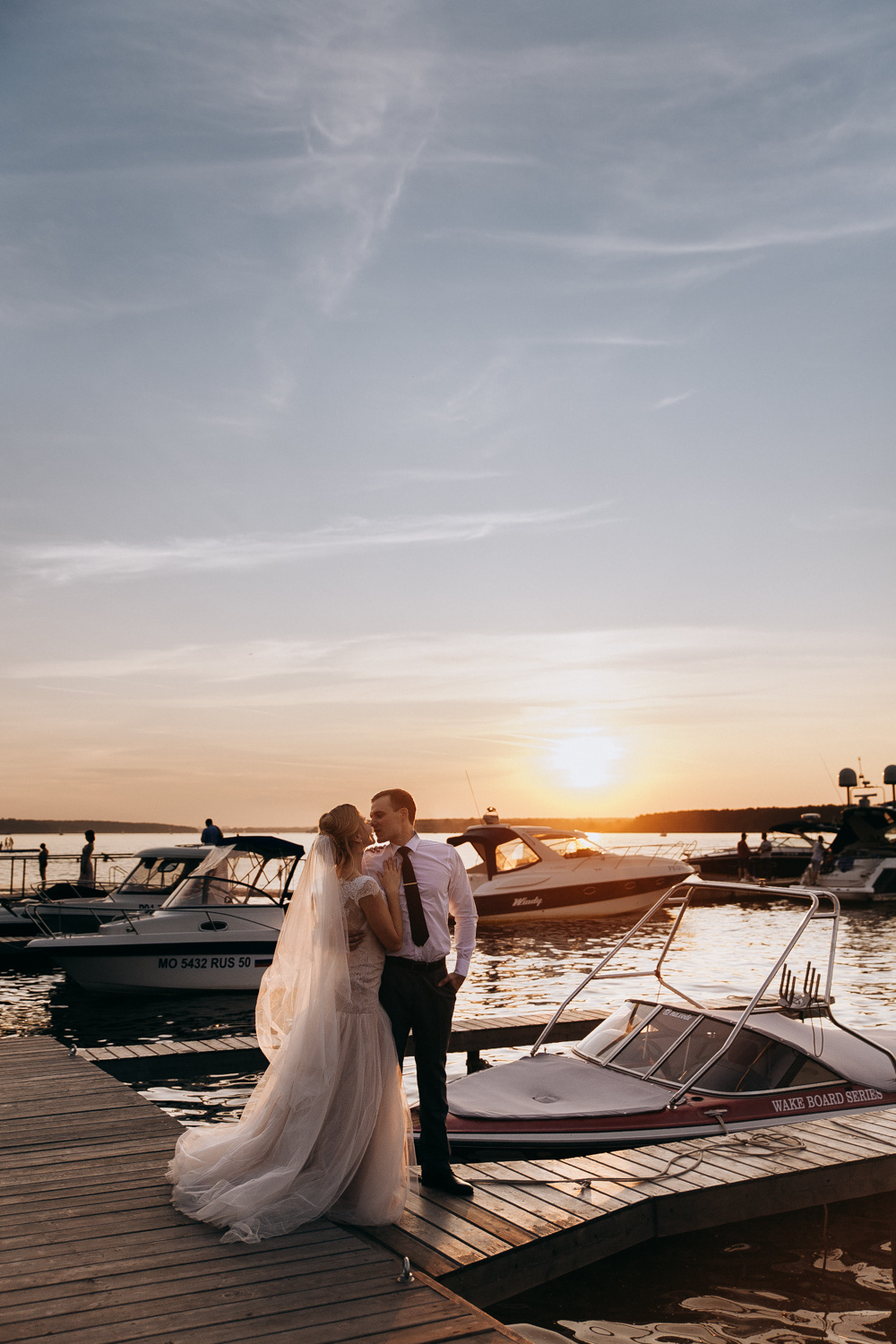Свадебная фотосессия в яхт клубе. Свадебный и семейный фотограф в Москве Андрасюк Елена