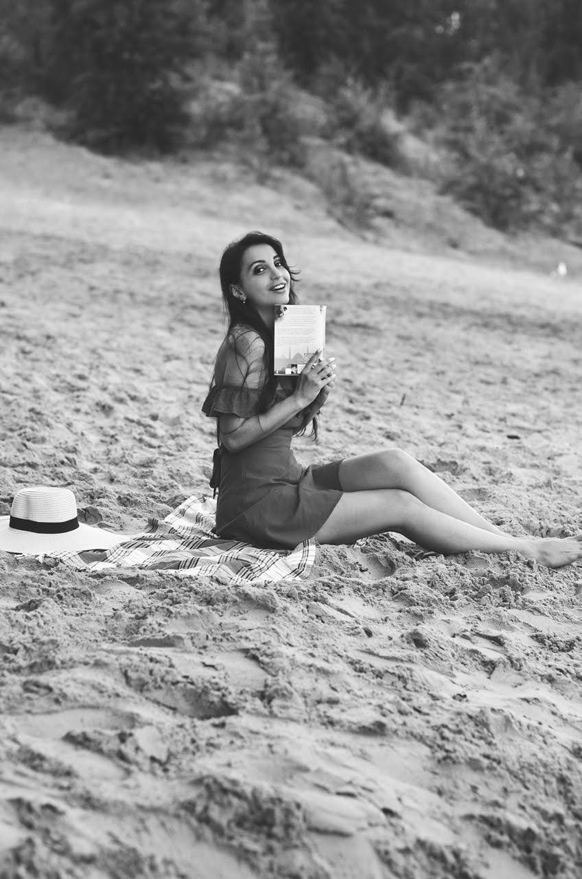 Tamara photoshoot by the water. Family, portrait, content photo in Costa Rica Evgeniya Besprozvannykh