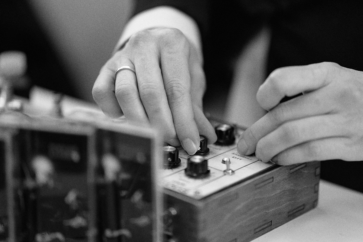 Поющие Камни в MMOMA Cafe. Иван Кобяков