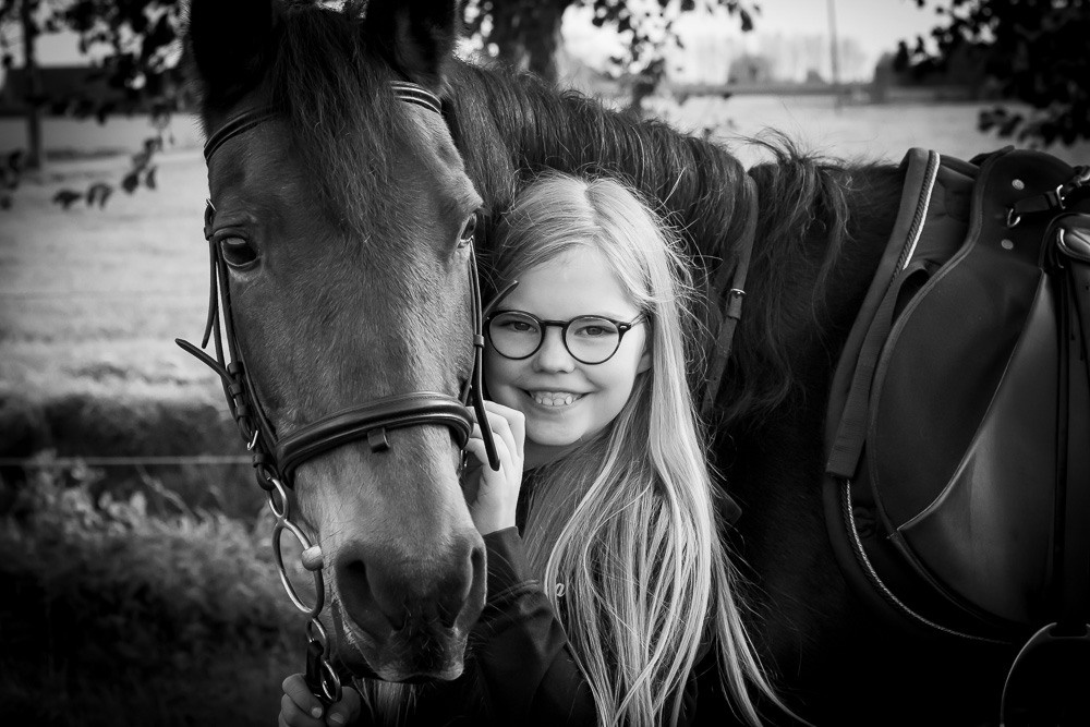 Animal love. Family, Children and Business photographer in Belgium