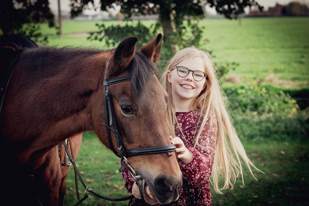 Animal love. Family, Children and Business photographer in Belgium