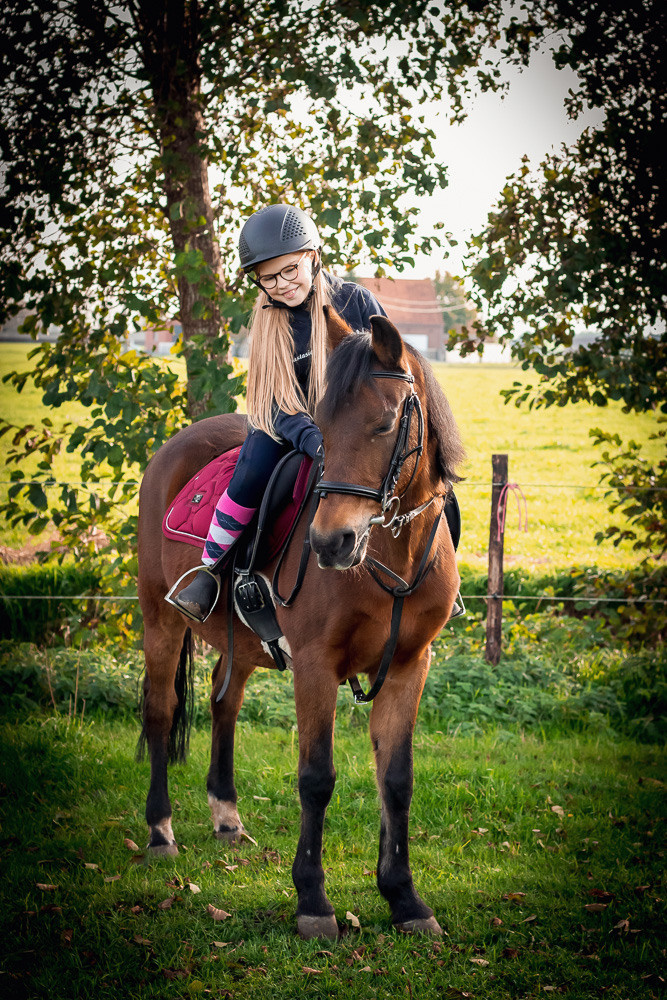 Animal love. Family, Children and Business photographer in Belgium