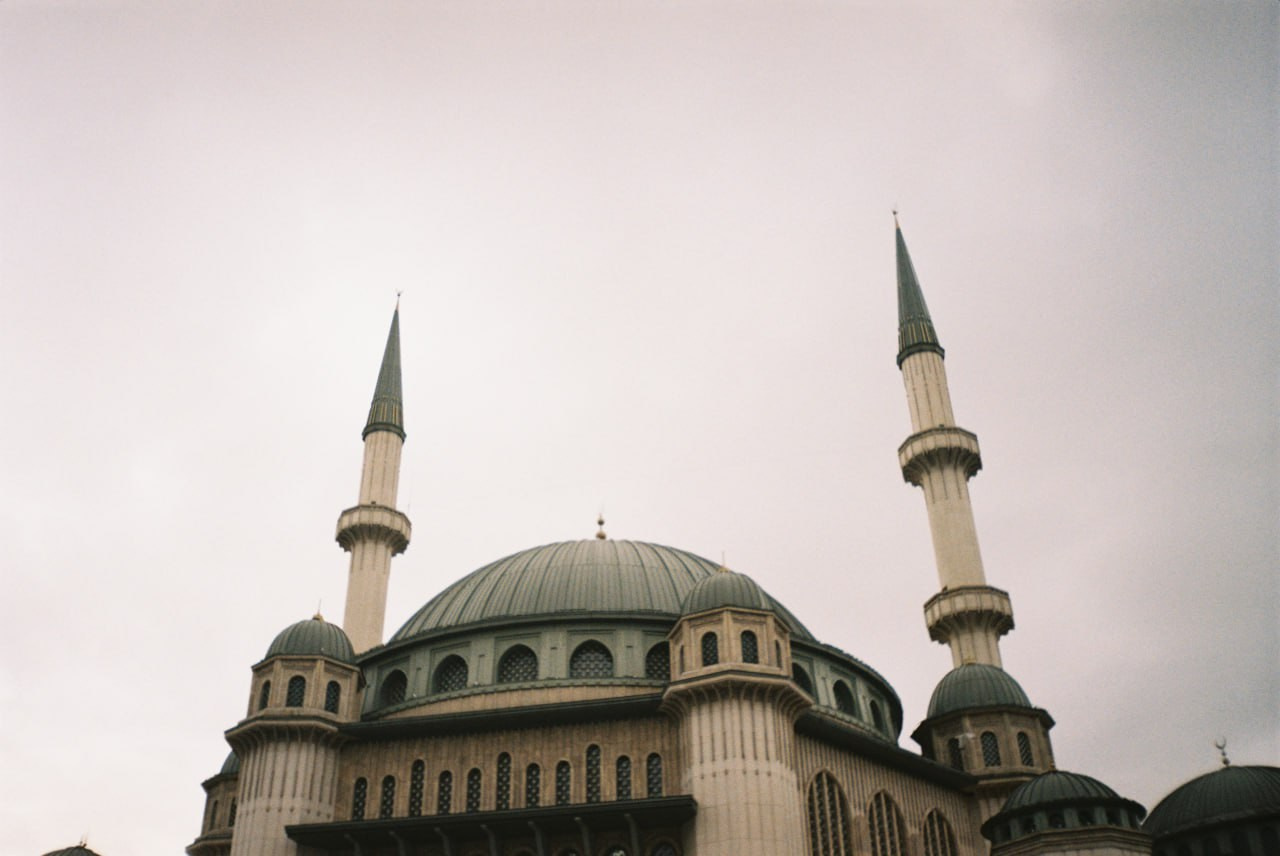 Плёночные воспоминания. Портретный и коллажный фотограф из Москвы