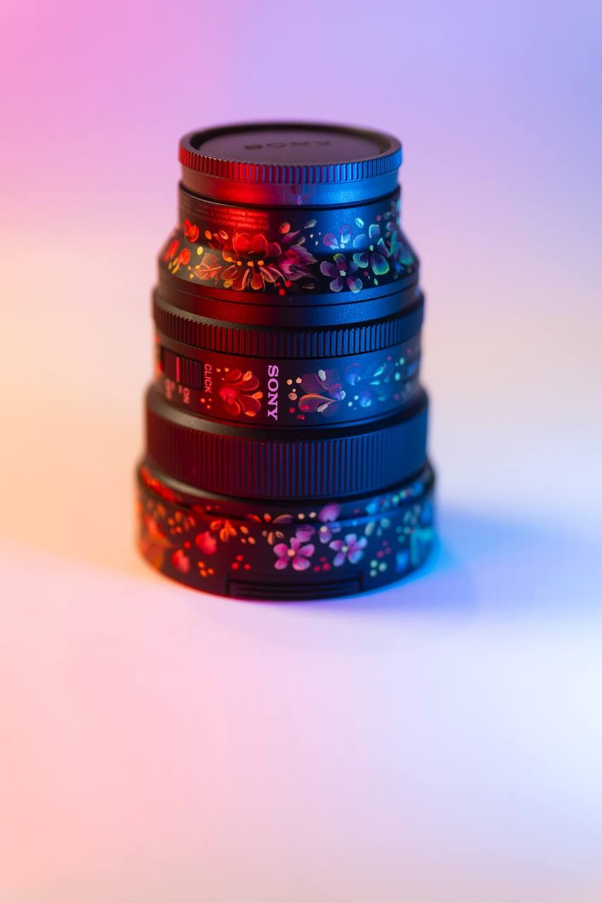 Sony 14 mm f 1,8 GM «Алый цветок». Фото и уникальный кастом объективов