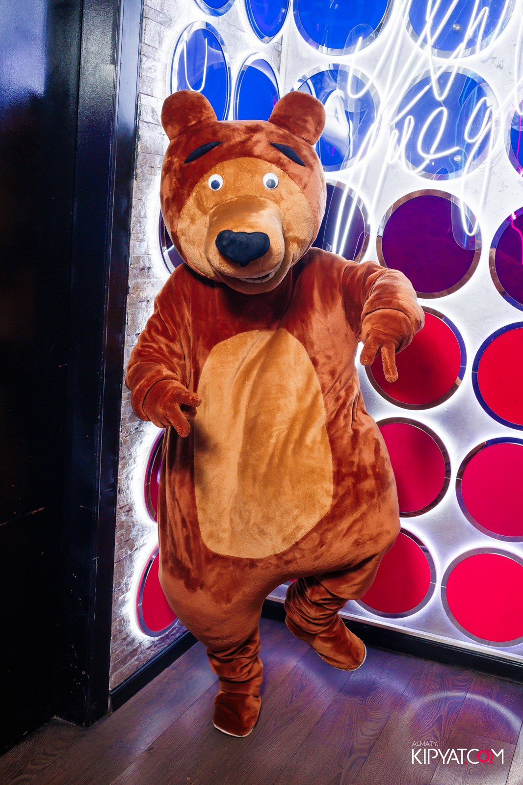 УХО И МЕДВЕДЬ НА ГАГАРИНА. КИПЯТКОМ АЛМАТЫ!