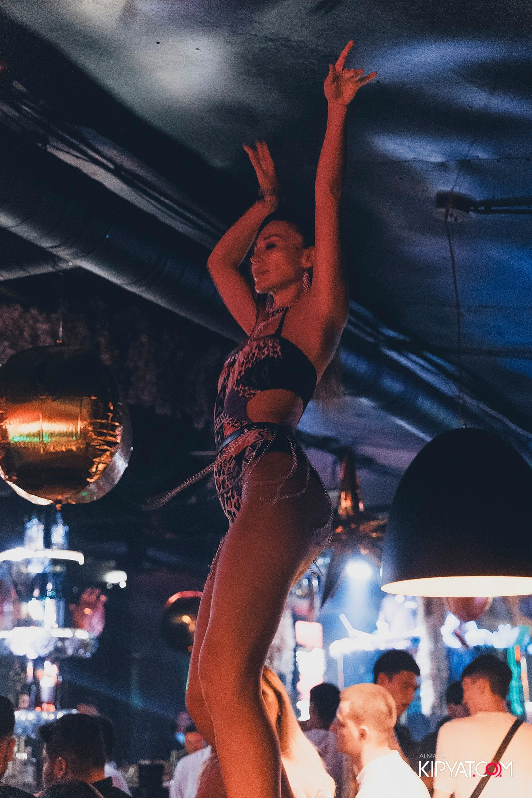 UYAT EMES BAR. КИПЯТКОМ АЛМАТЫ!