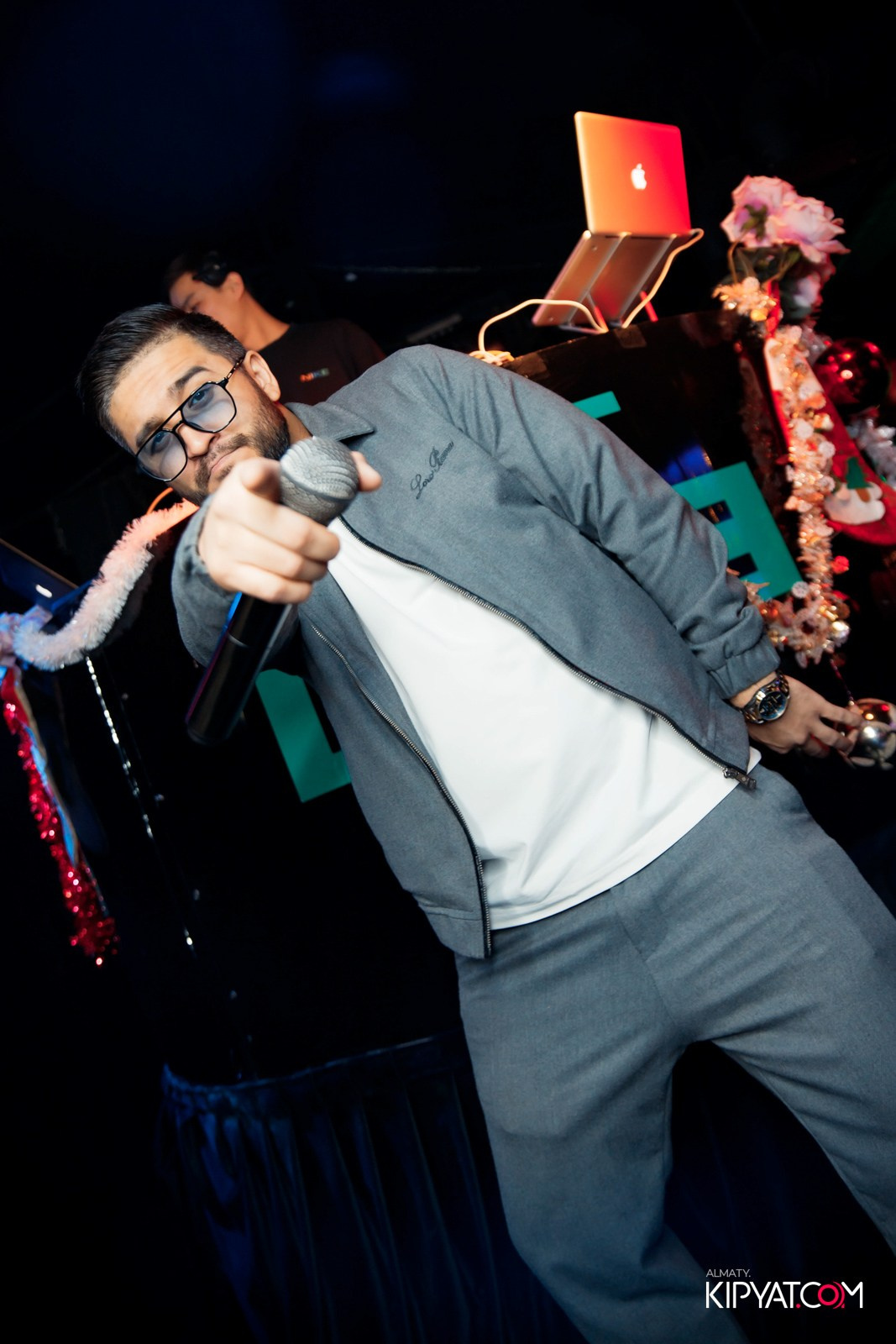 UYAT EMES BAR. КИПЯТКОМ АЛМАТЫ!