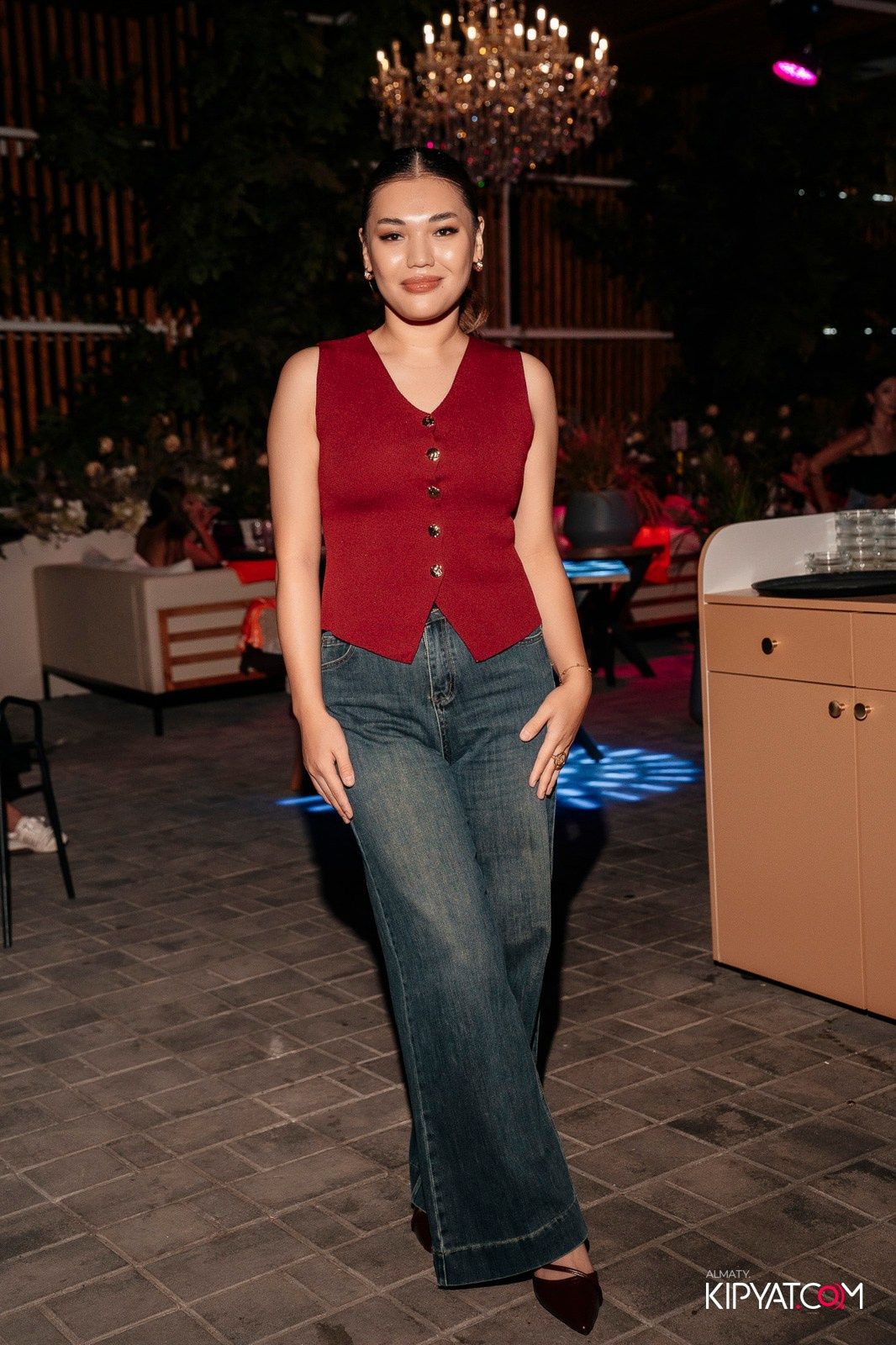 FRIENDS BAR & TERRACE. КИПЯТКОМ АЛМАТЫ!