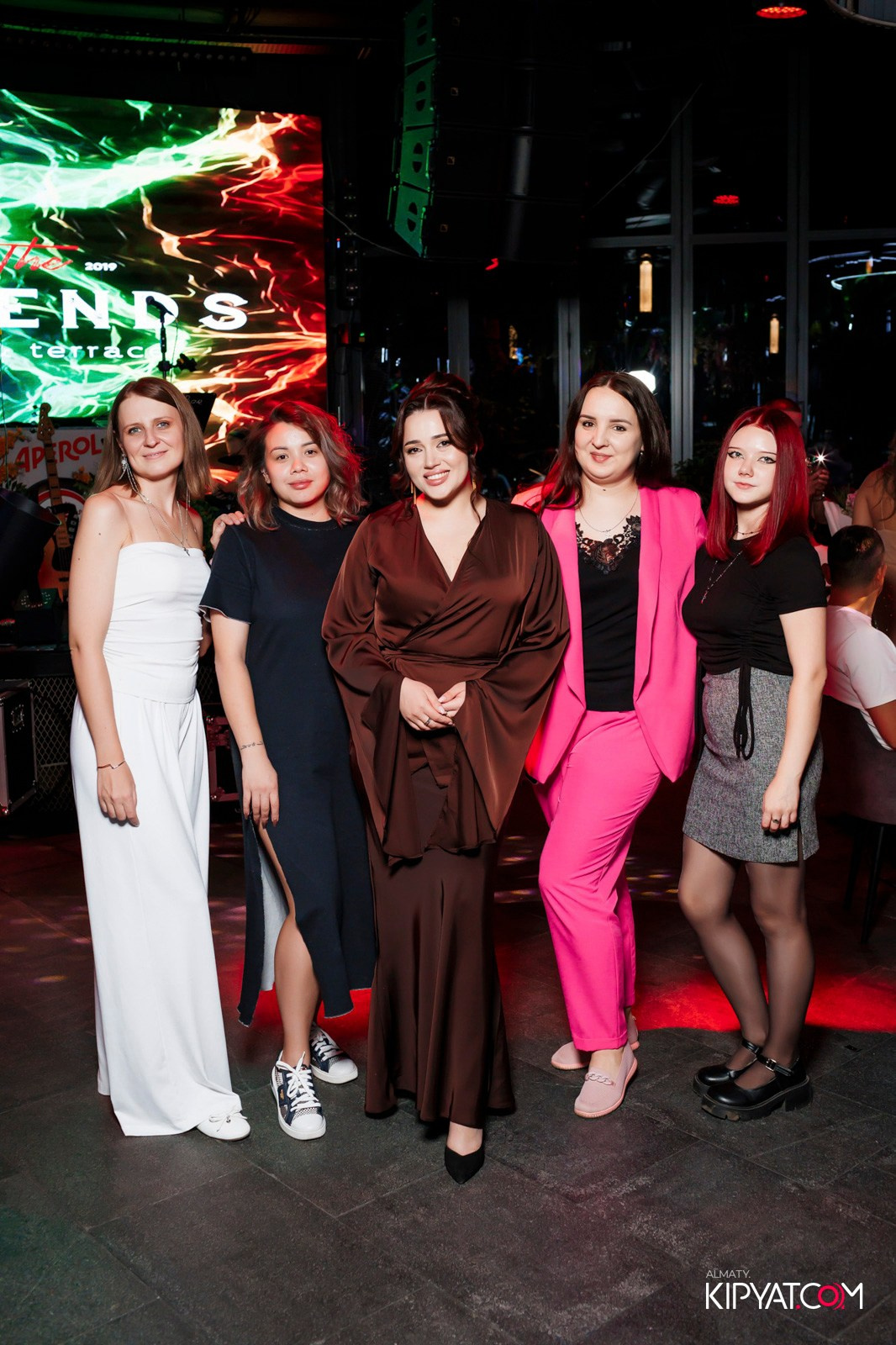 FRIENDS BAR & TERRACE. КИПЯТКОМ АЛМАТЫ!