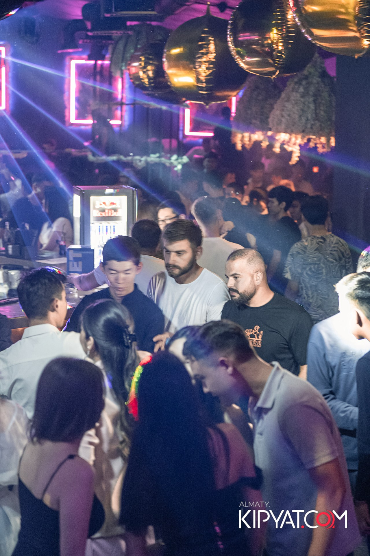 UYAT EMES BAR. КИПЯТКОМ АЛМАТЫ!