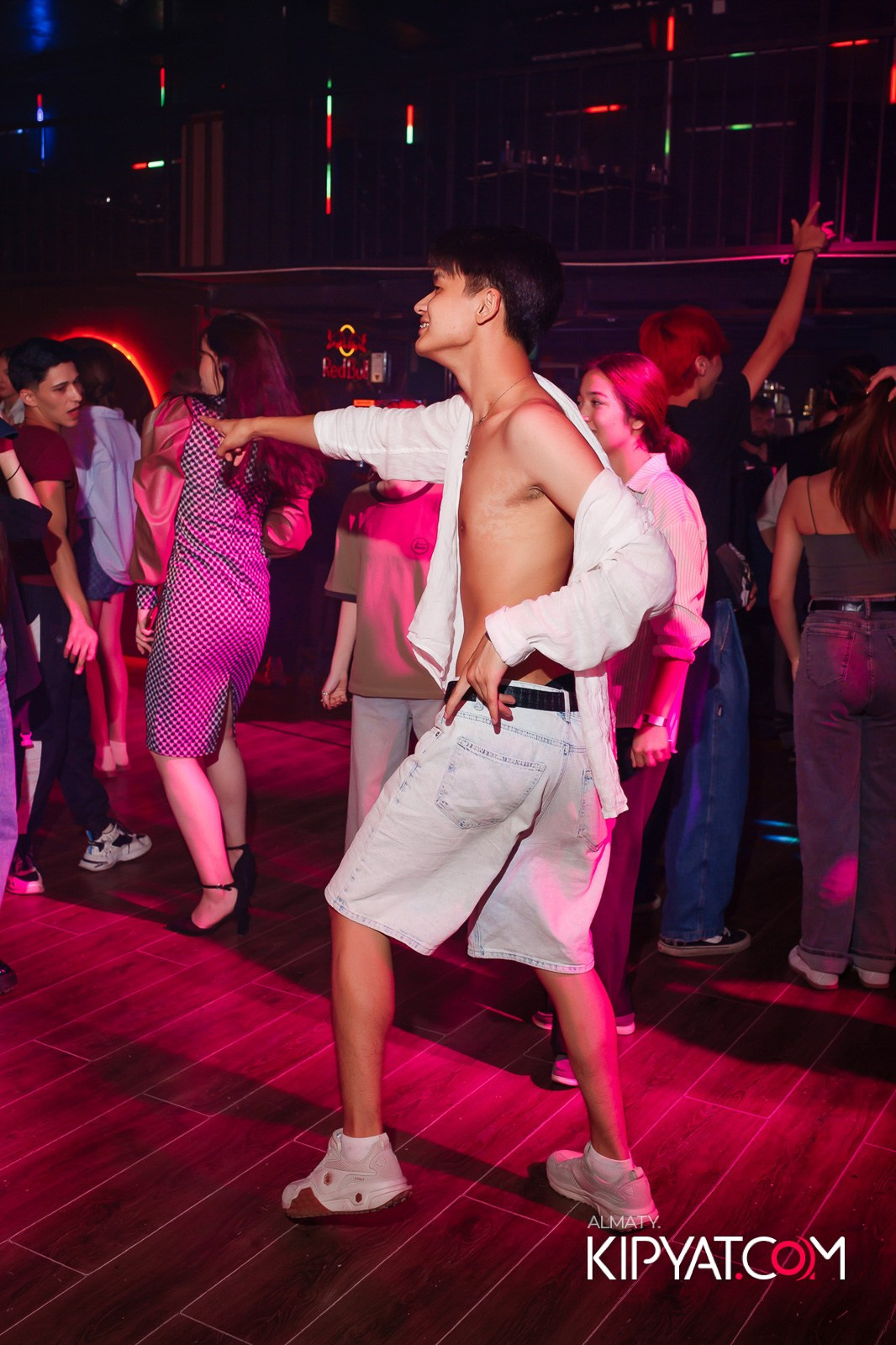 НОЧНОЙ КЛУБ ICON. КИПЯТКОМ АЛМАТЫ!