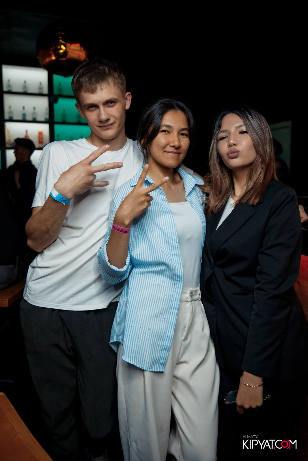 UYAT EMES BAR. КИПЯТКОМ АЛМАТЫ!