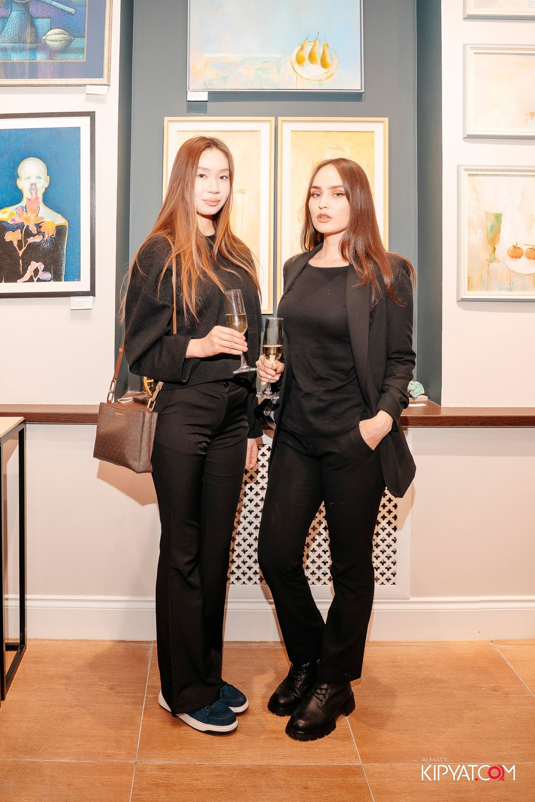 ОТКРЫТИЕ ХУДОЖЕСТВЕННОЙ ГАЛЕРЕИ ETNA ART LAB. КИПЯТКОМ АЛМАТЫ! Фотосъемка мероприятий в Алматы