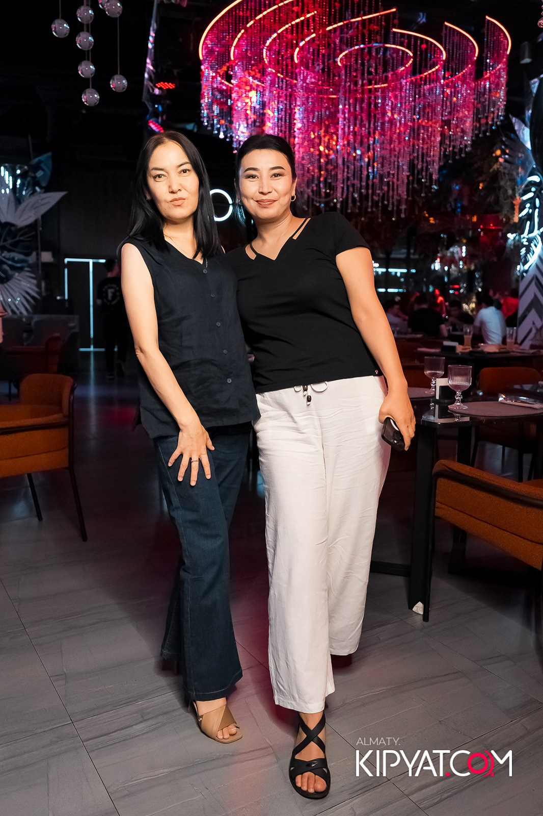 FRIENDS BAR & TERRACE. КИПЯТКОМ АЛМАТЫ!