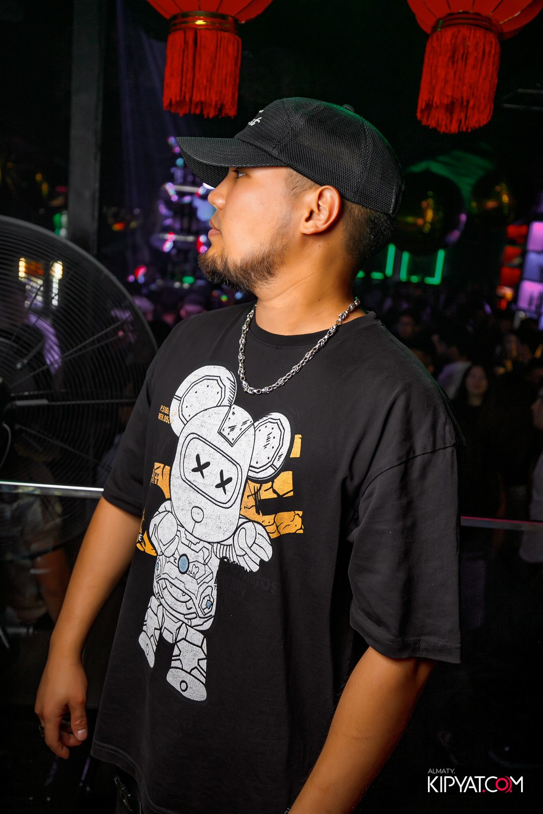 UYAT EMES BAR. КИПЯТКОМ АЛМАТЫ!