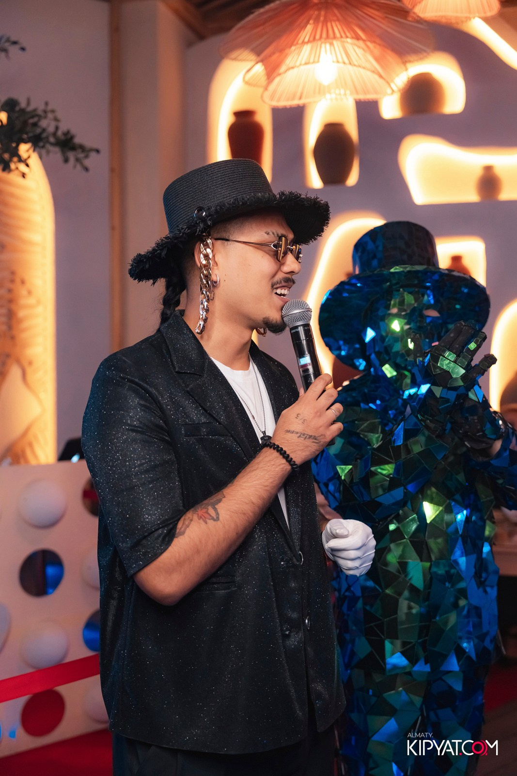 THE BROOKLN B MOOD KARAOKE & TERRACE. КИПЯТКОМ АЛМАТЫ!