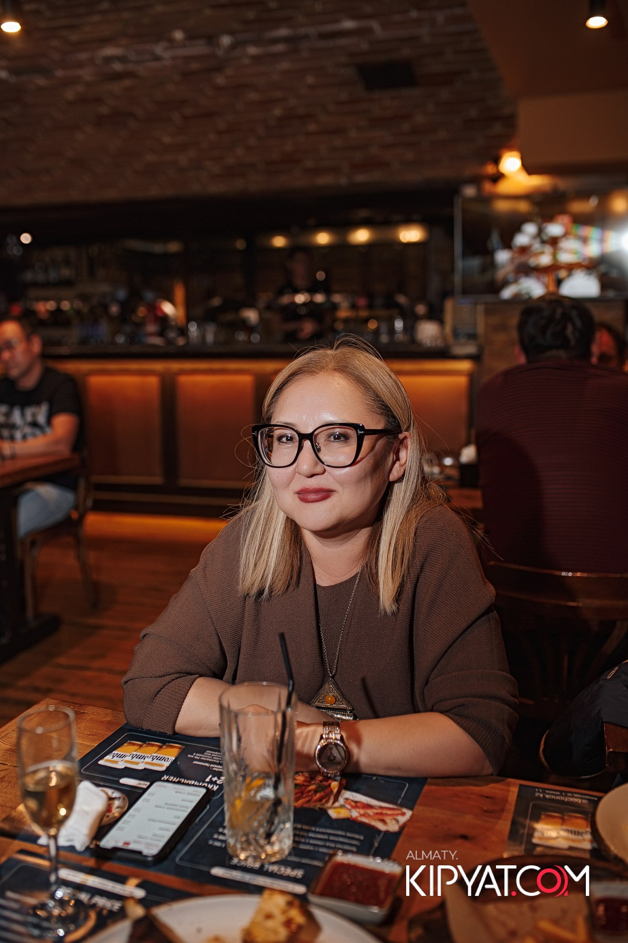 БОЧОНОК НА ЖАНДОСОВА. КИПЯТКОМ АЛМАТЫ!