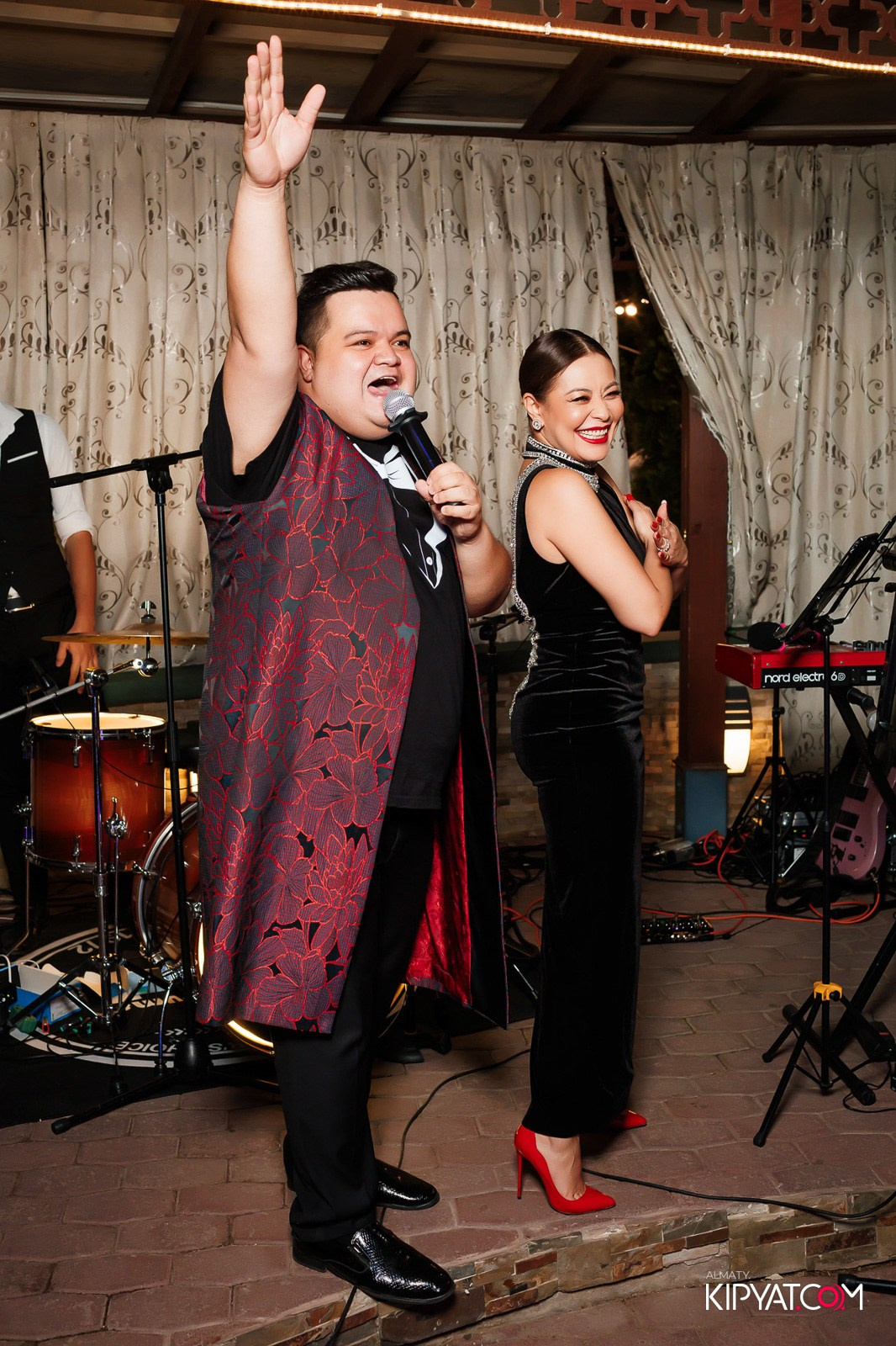 РЕСТОРАН УЧ ЛЯГАН. КИПЯТКОМ АЛМАТЫ!