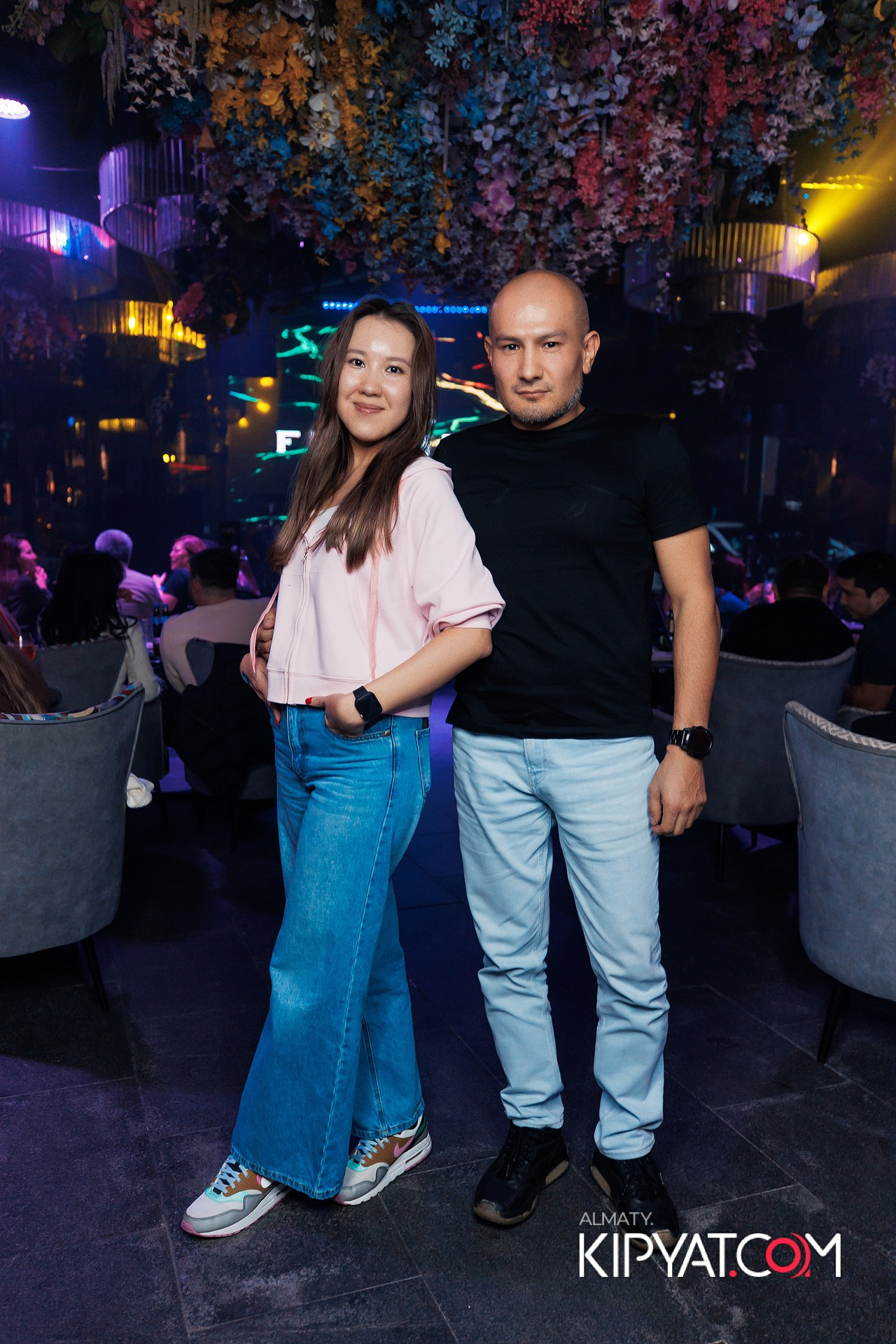 FRIENDS BAR & TERRACE. КИПЯТКОМ АЛМАТЫ! Фотосъемка мероприятий в Алматы