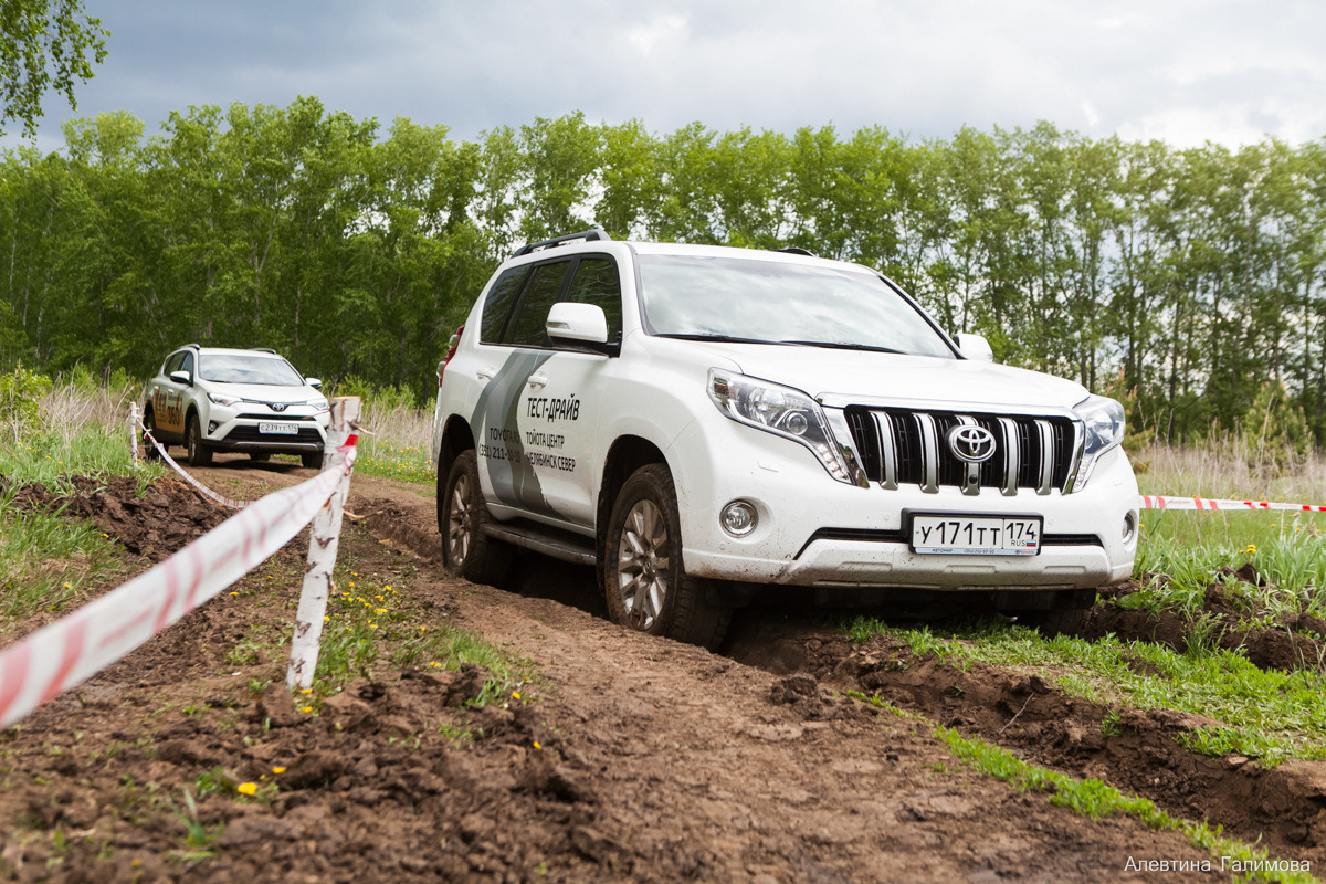 Репортажная фотосъемка мероприятий. Выпускные фотоальбомы и папки для школ и садиков в Челябинске