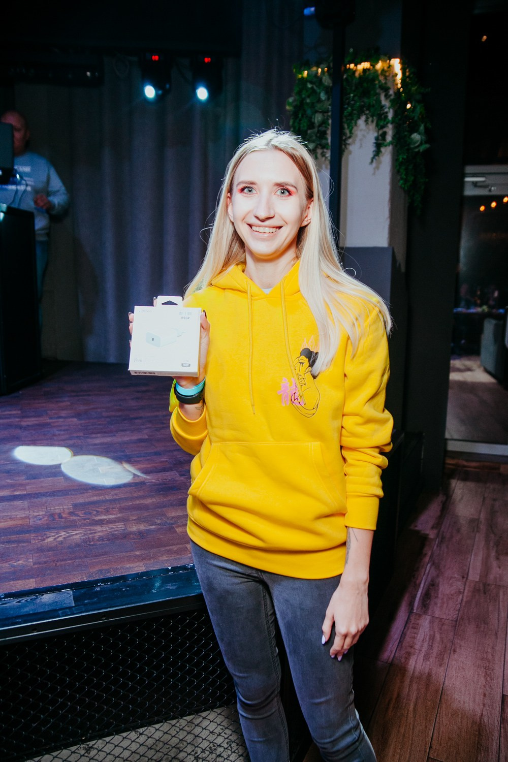 Презентация «Iphone 15». Свадебный и детский фотограф в Волгограде Слава Белов