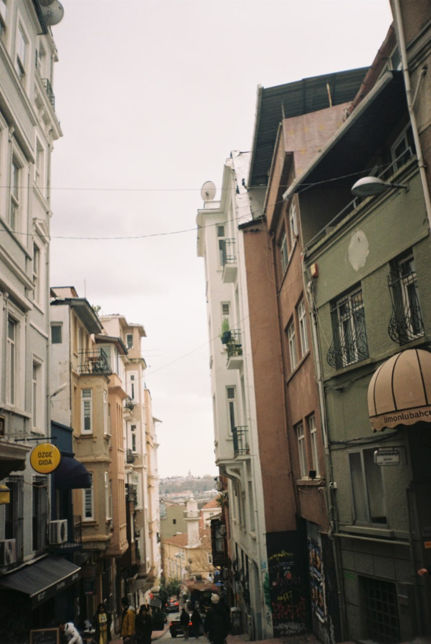 Плёночные воспоминания. Портретный и коллажный фотограф из Москвы