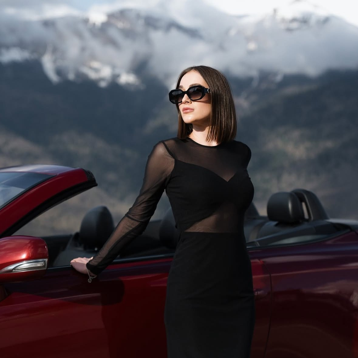 Авторские путешествия на красном кабриолете Lexus. Сочи, Адлер, Сириус, Красная Поляна, озеро Рица. Личный водитель и фотограф. Свадебный фотограф в Сочи и Адлере — Фотосессии на море и в горах | Виктор Рогулев