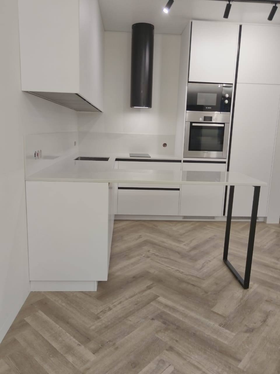 Фото с монтажа |Мебель на заказа: кухни, шкафы и т.д. в Томске. ГУДРУМ — Мебель на заказ в Томске | Кухни | Шкафы | Стулья и Столы