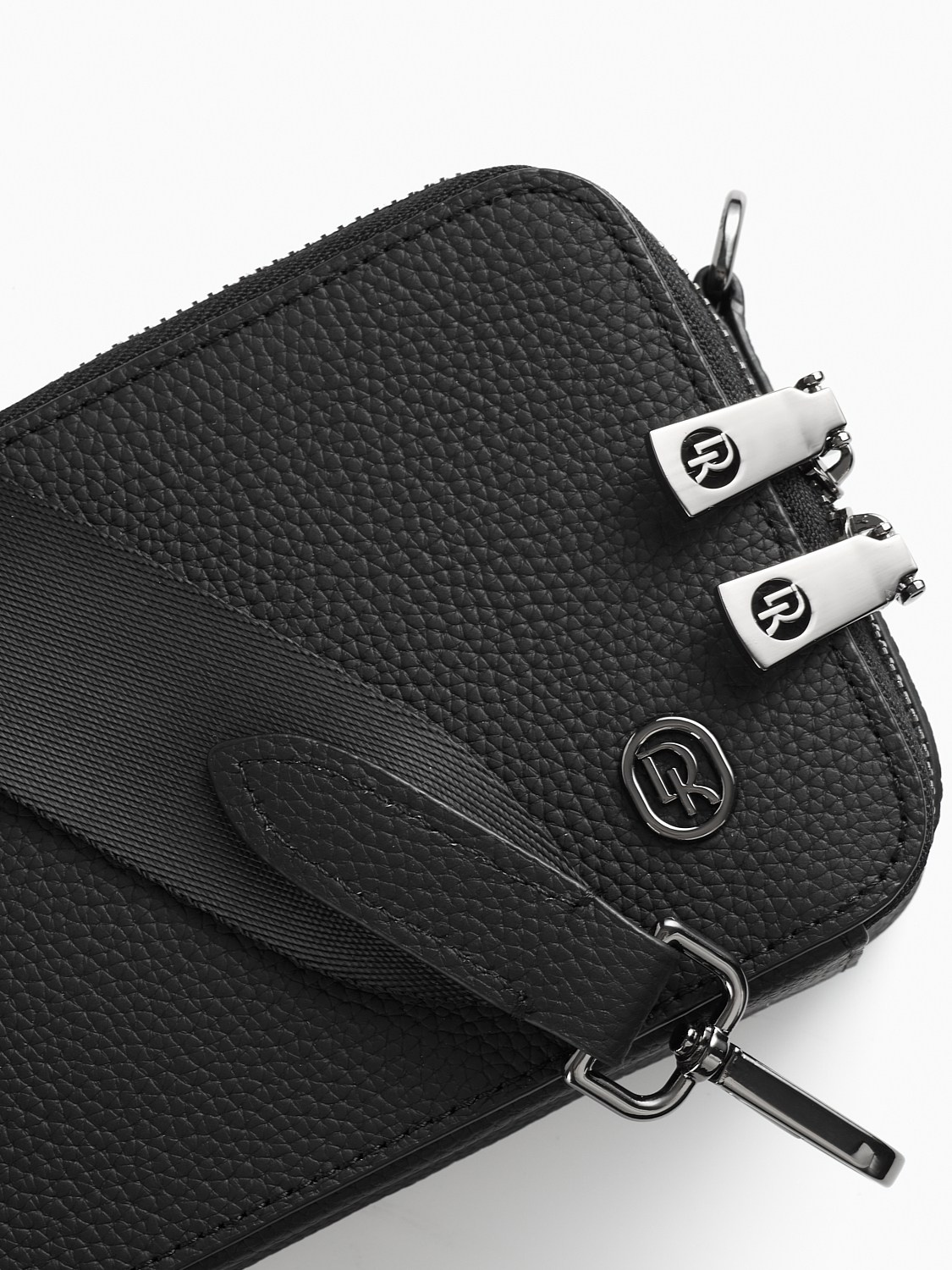 Сумки и кошельки. Предметная фотосъемка в Алматы. Предметный фотограф для маркетплейстов Артур Ахмадиев