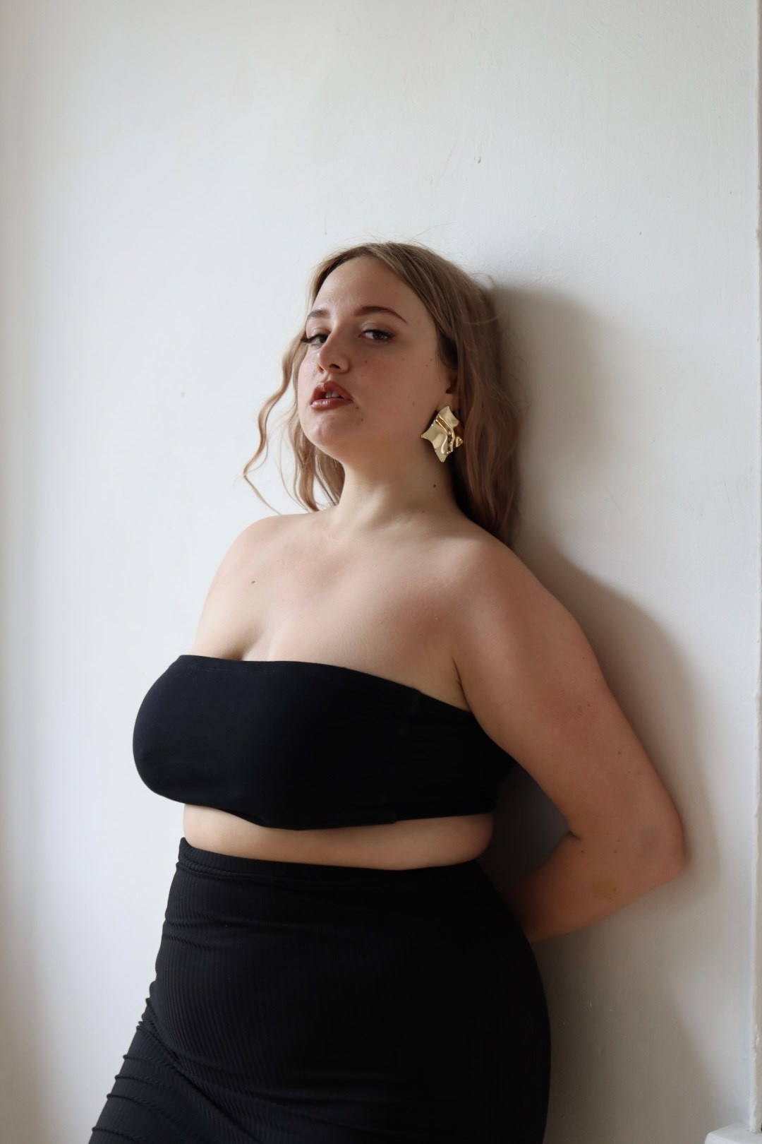 Настя М, 52-54 р-р, 175 см. KED Production — продакшн из СПб. Создаём фото, видео и контент, который помогает брендам и селлерам продавать больше