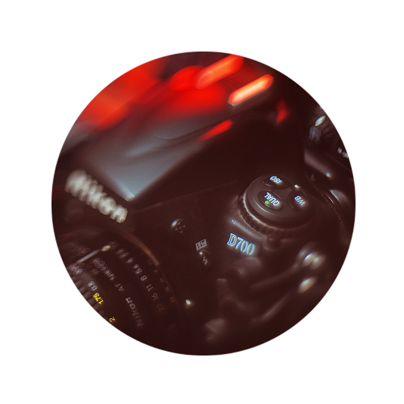 Света фотографирует