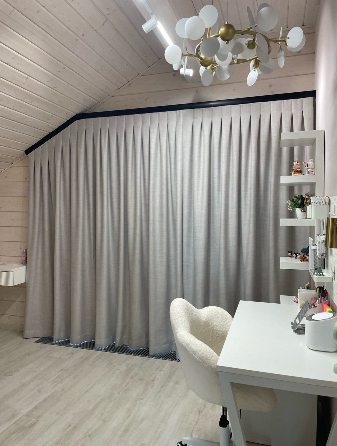 Шторы и тюль на косое окно