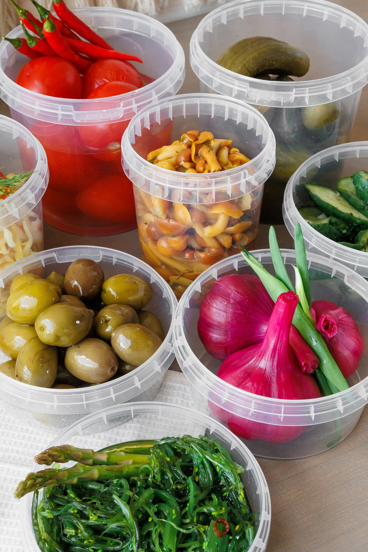 Пластиковая посуда. Фотосъёмка для бизнеса — предметное фото, репортаж с мероприятий, портреты людей, съёмка интерьера и экстерьера