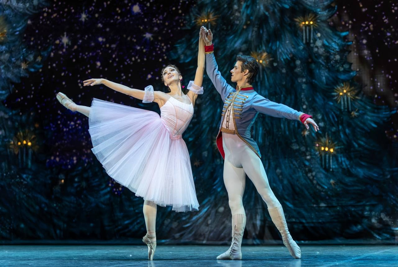 Художественная роспись тканей для сцены: от эскиза к полотну | Технология. История занавеса. Превращаем идею в технологию