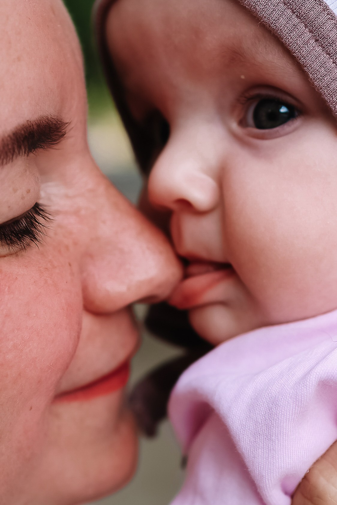 алёна малахова фотограф новосибирск семейный детский домашняя фотосессия в новосибирске день рождения репортажная съёмка фотосессия с лошадьми на конюшне деревня алтай  на природе