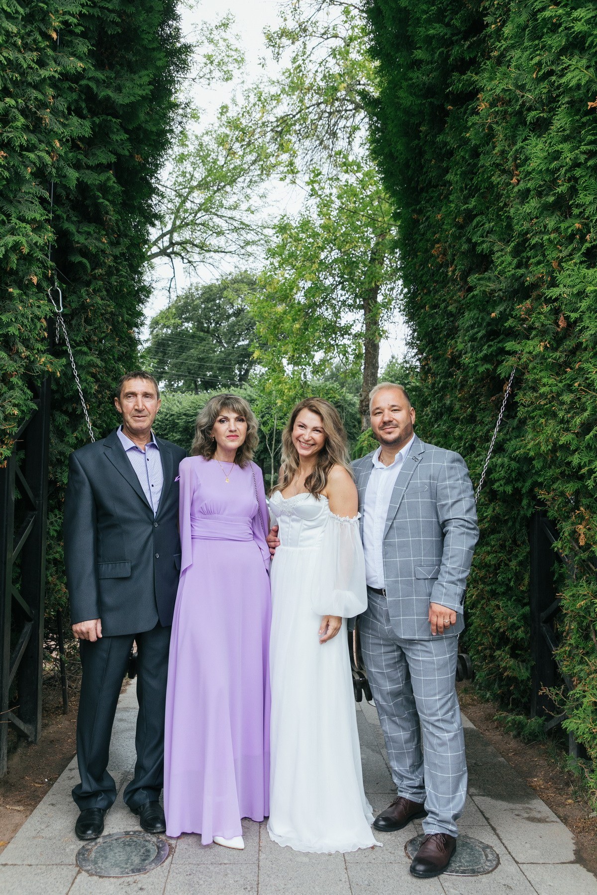 Свадебная регистрация и микропрогулка в Петергофе. Фотограф крещение венчание в Петербурге! Помогает подобрать храм и посоветовал душевного батюшку в СПб