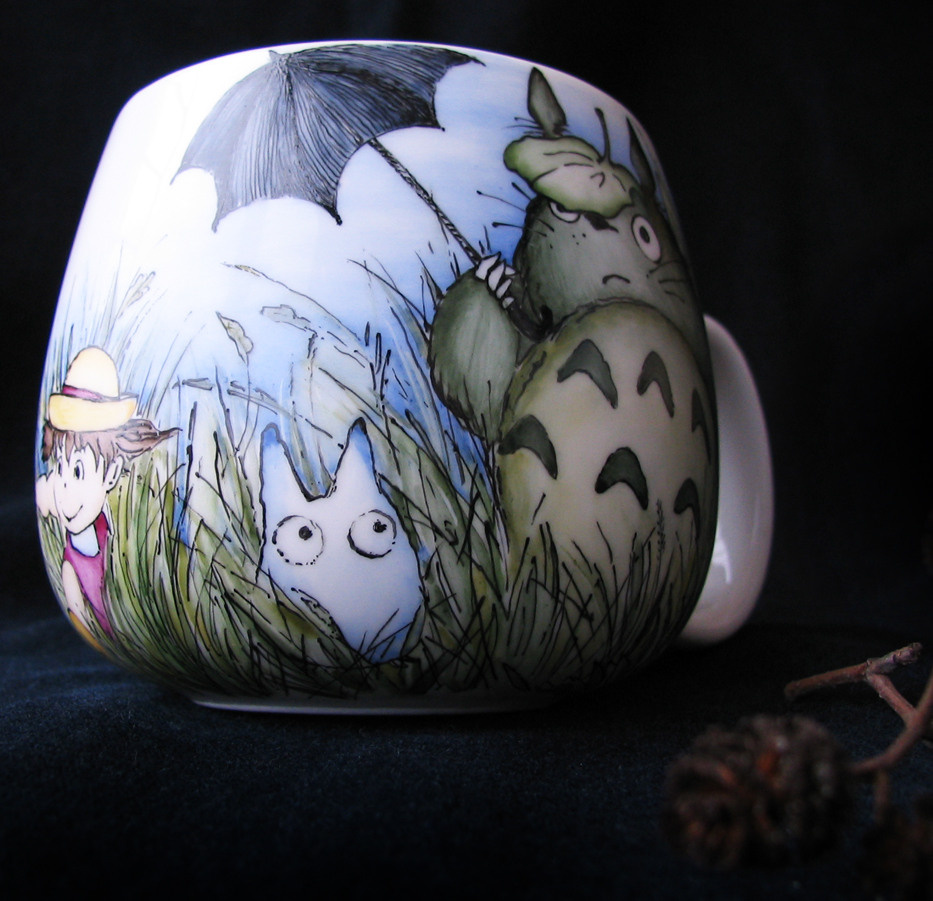 Большая кружка Тоторо. Рисунок выполнен по мотивам мультфильма японского режиссёра-аниматора Хая́о Миядза́ки «Мой сосед Тоторо»