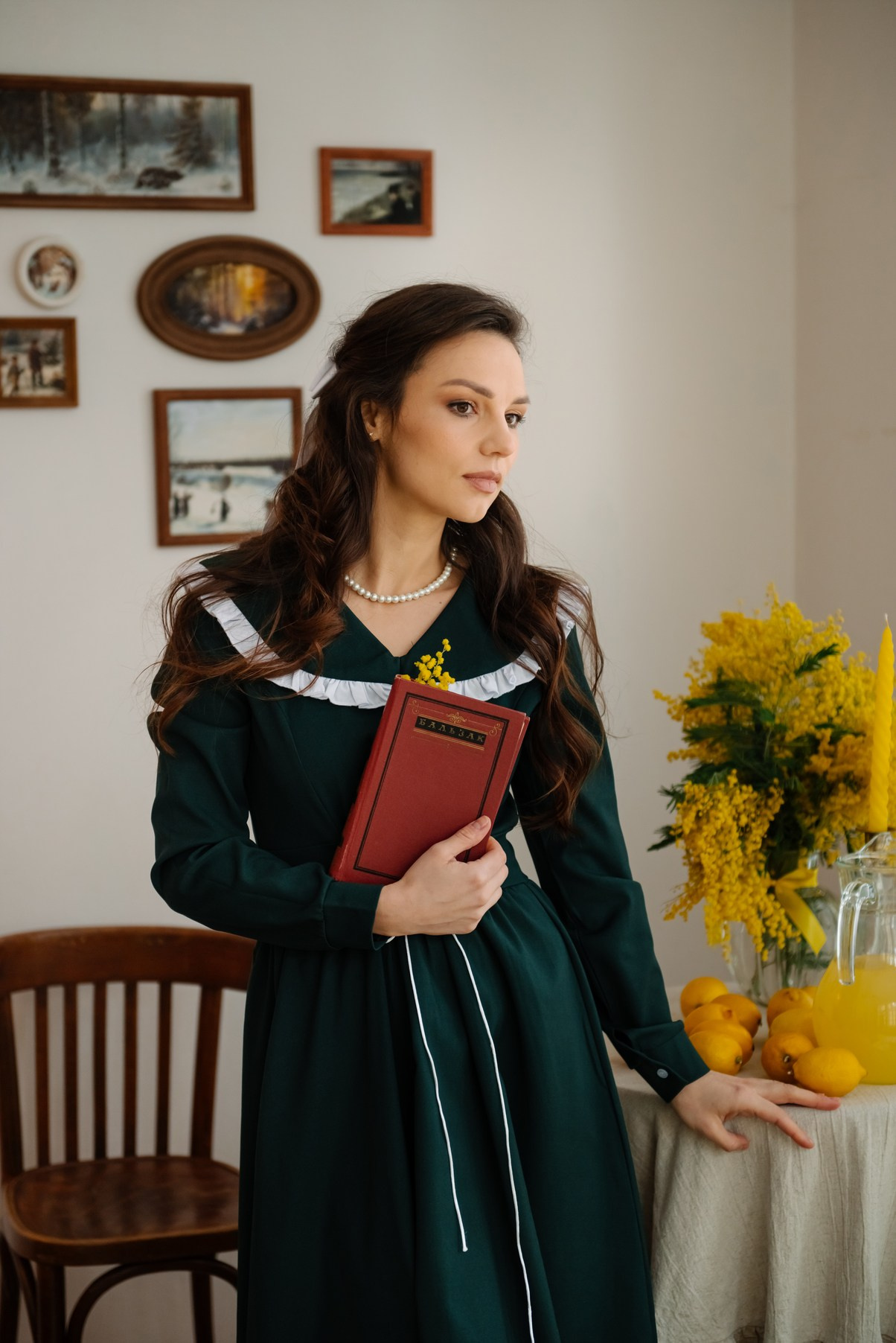 Анастасия с мимозой. Свадебный и сеейный фотограф в Санкт-Петербурге Елена Худякова