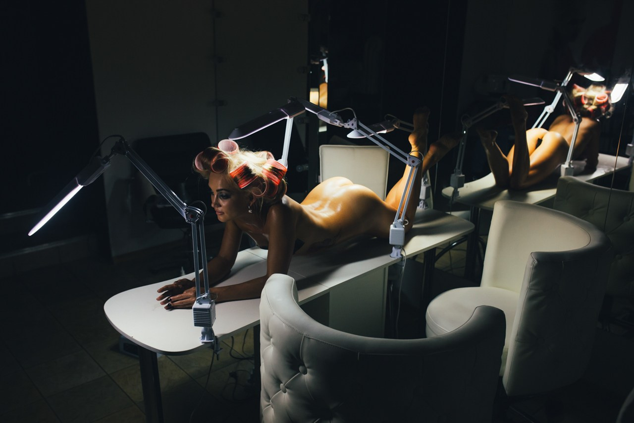 Современная концептуальная фотография о теле, уязвимости и идентичности. Визуальная практика на стиле честности, пост-иронии и искусства.Рекламная фотография, Концептуальная фотография, Современный художник, Психология, Коммерческий фотограф, Репортажный фотограф, Стрит фотография, Арт, Сюрреализм, Мобильная фотография, Снято на айфон, Дима Бурза