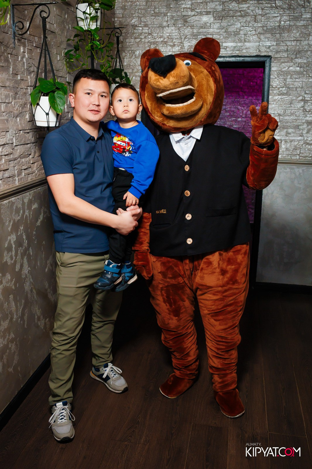 УХО И МЕДВЕДЬ НА ГАГАРИНА. КИПЯТКОМ АЛМАТЫ!