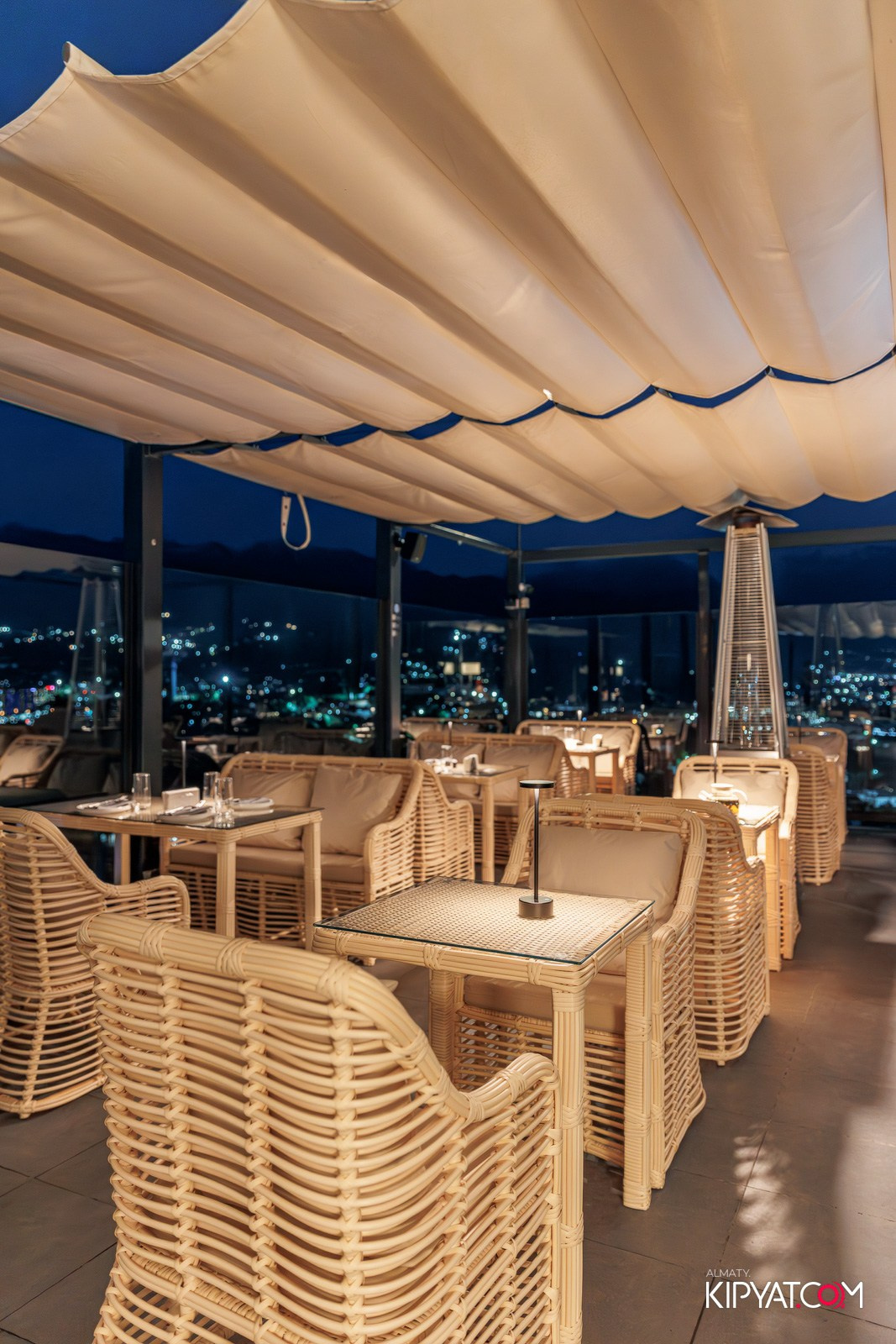 ВЫСТУПЛЕНИЕ DJ SUNQAR DJ BONI В SUNQAR BAR & RESTAURANT. КИПЯТКОМ АЛМАТЫ!