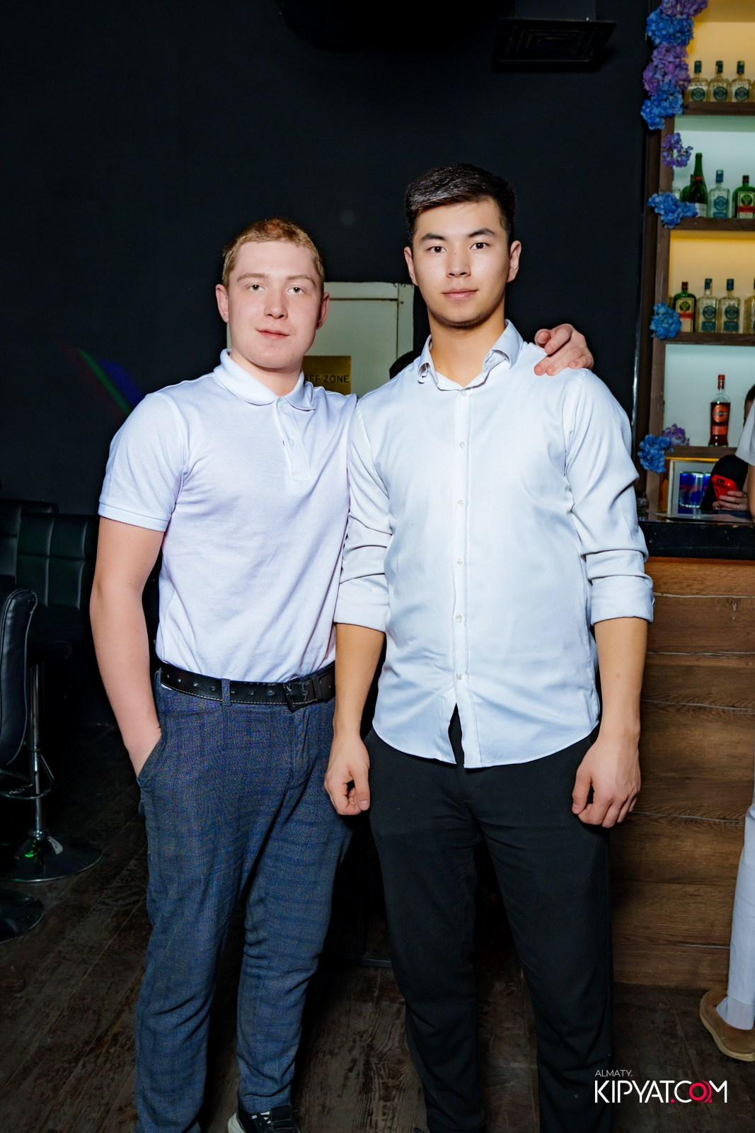 UYAT EMES BAR. КИПЯТКОМ АЛМАТЫ!