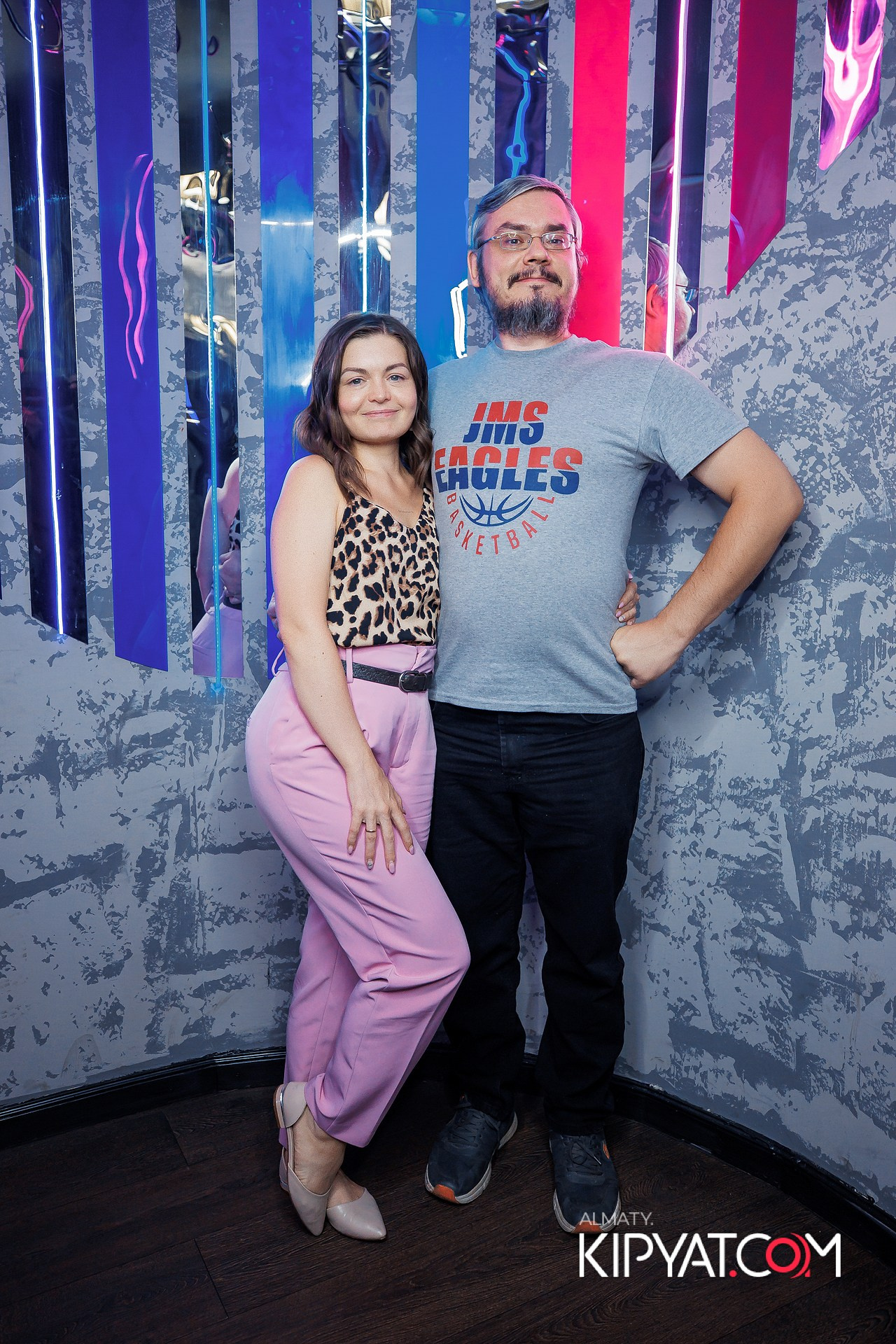 Ухо и Медведь на Гагарина. КИПЯТКОМ АЛМАТЫ!