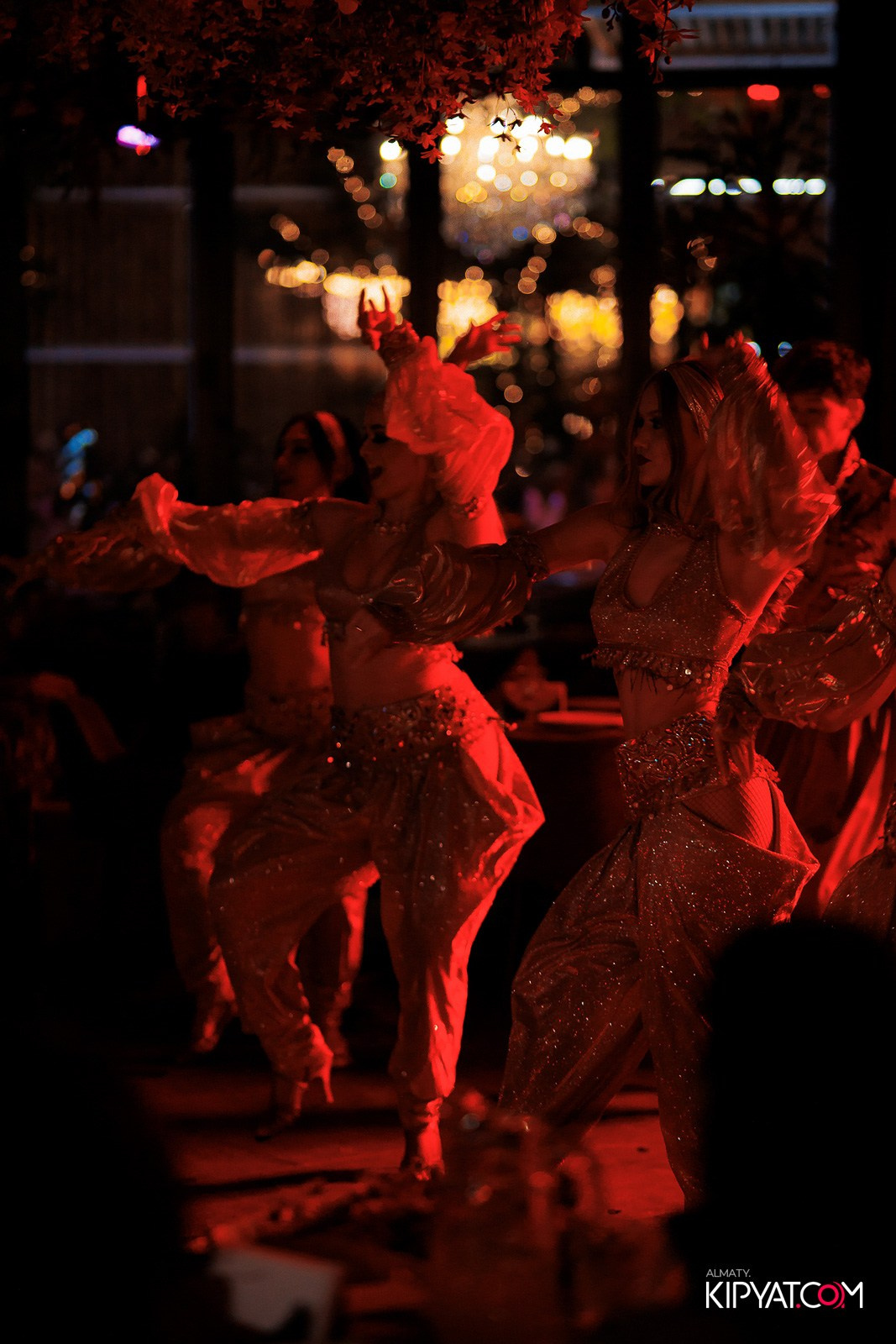 FRIENDS BAR & TERRACE. КИПЯТКОМ АЛМАТЫ!