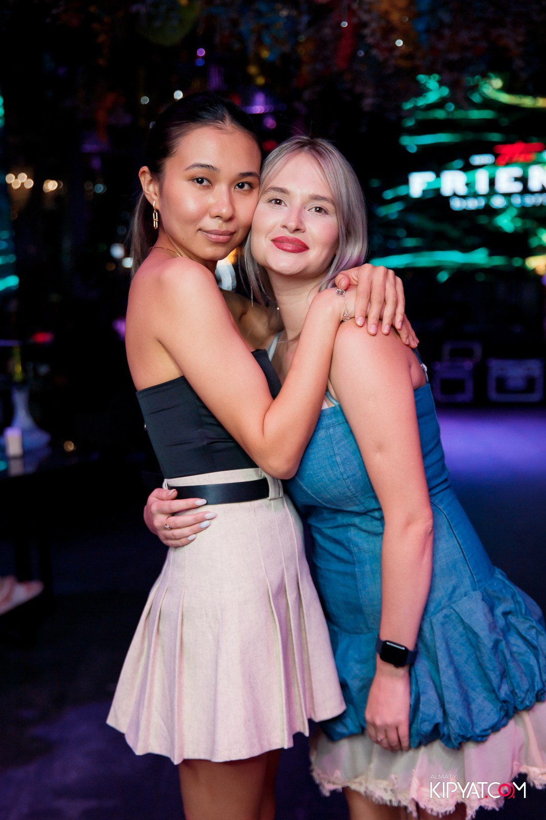 FRIENDS BAR & TERRACE. КИПЯТКОМ АЛМАТЫ!