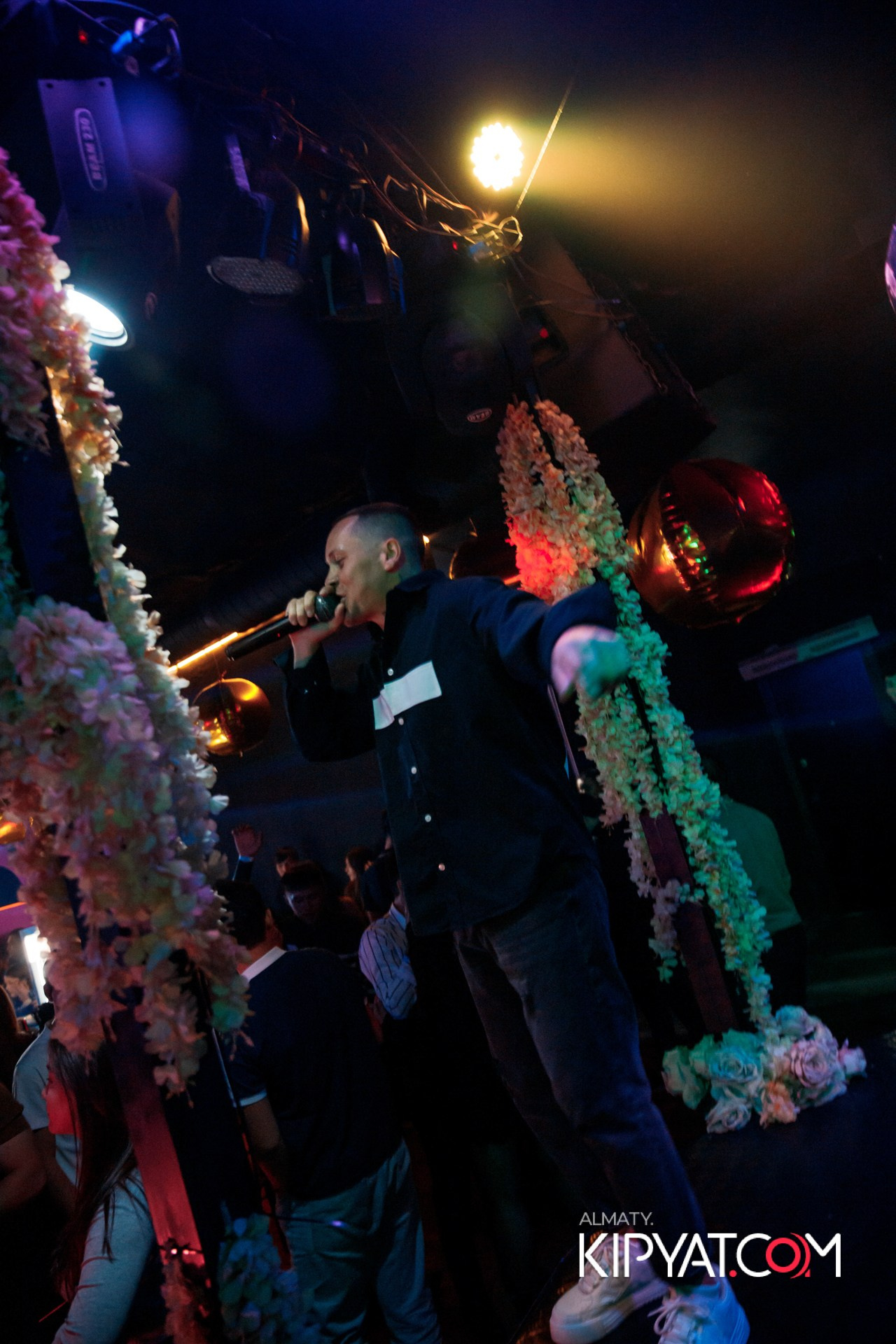 UYAT EMES BAR. КИПЯТКОМ АЛМАТЫ!