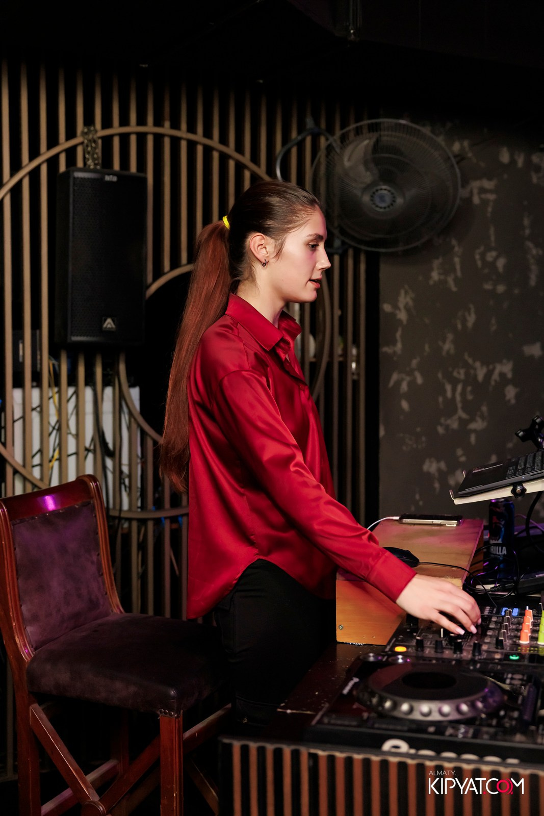 МУЗЫКАЛЬНОЕ ЛОТО В HIT RETRO. КИПЯТКОМ АЛМАТЫ! Фотосъемка мероприятий в Алматы