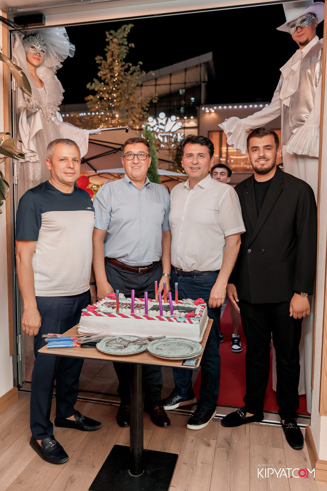 ОФИЦИАЛЬНОЕ ОТКРЫТИЕ РЕСТОРАНА BIG CHEFS. КИПЯТКОМ АЛМАТЫ!