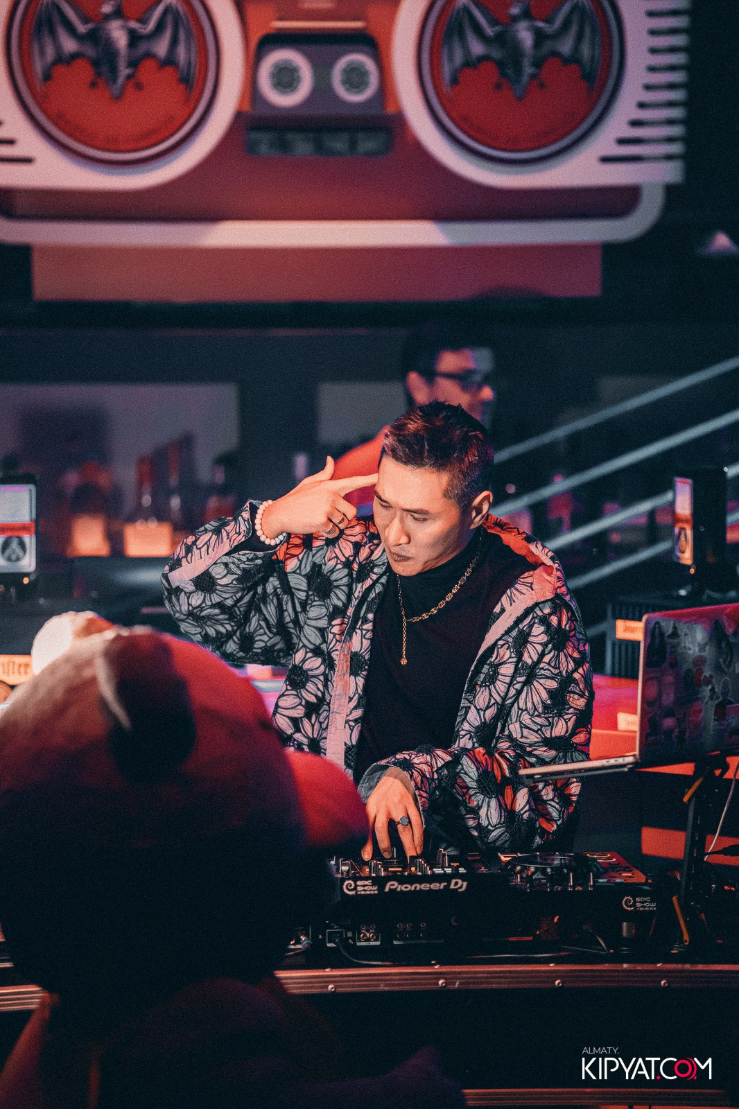 SANTA RAVE В НОЧНОМ КЛУБЕ SANTA BARBARA. КИПЯТКОМ АЛМАТЫ!